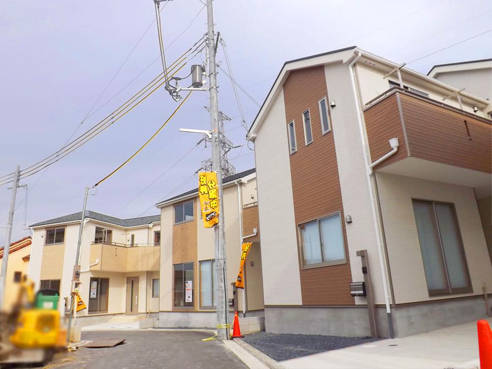 Local appearance photo. Local photos (streets) all 12 House! South-facing balcony! Parking three Allowed!