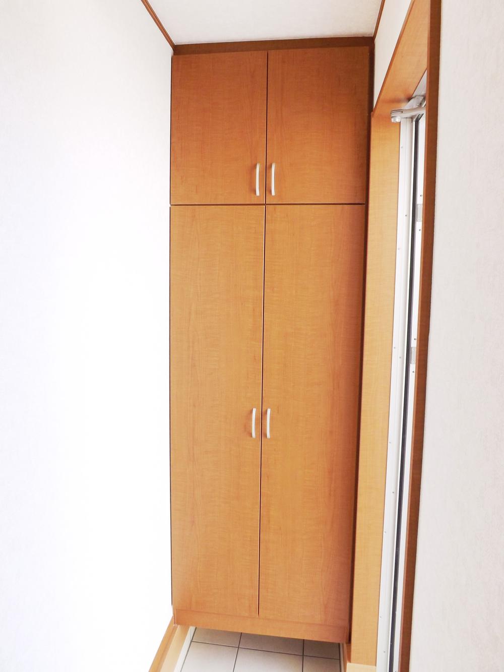 Entrance. Local photos (entrance)