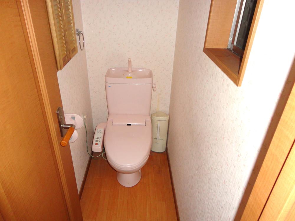 Toilet.  ◆  ◆ Washlet equipped ◆  ◆ 