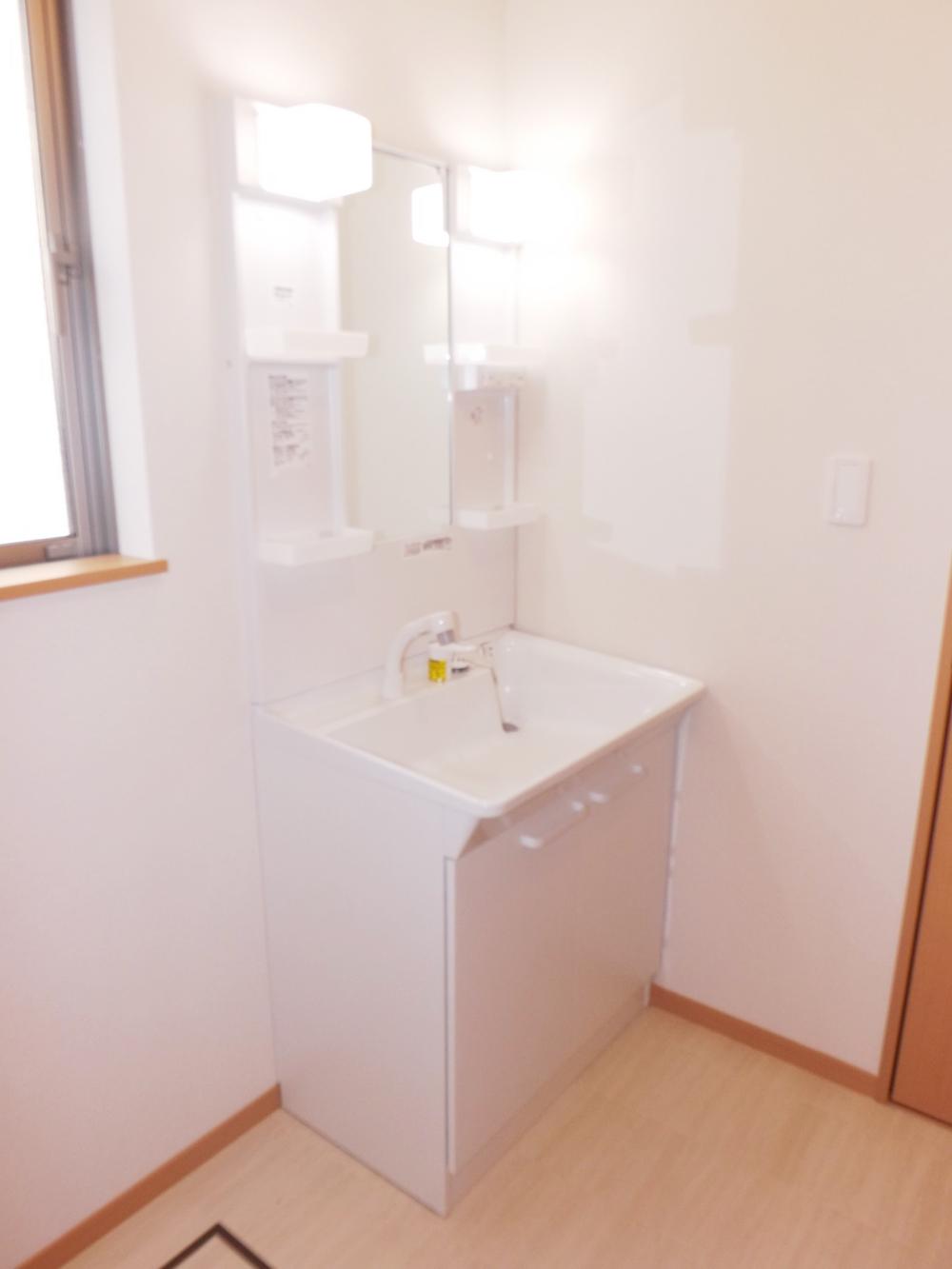 Other Equipment. Wash basin