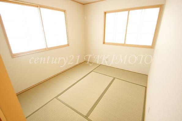 Non-living room. Stand-alone Japanese-style room.