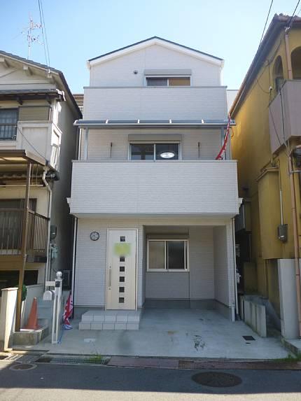 Local appearance photo. It is spacious at the front road 6.4m.