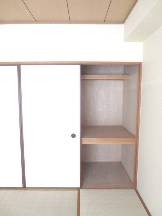 Receipt. Closet storage