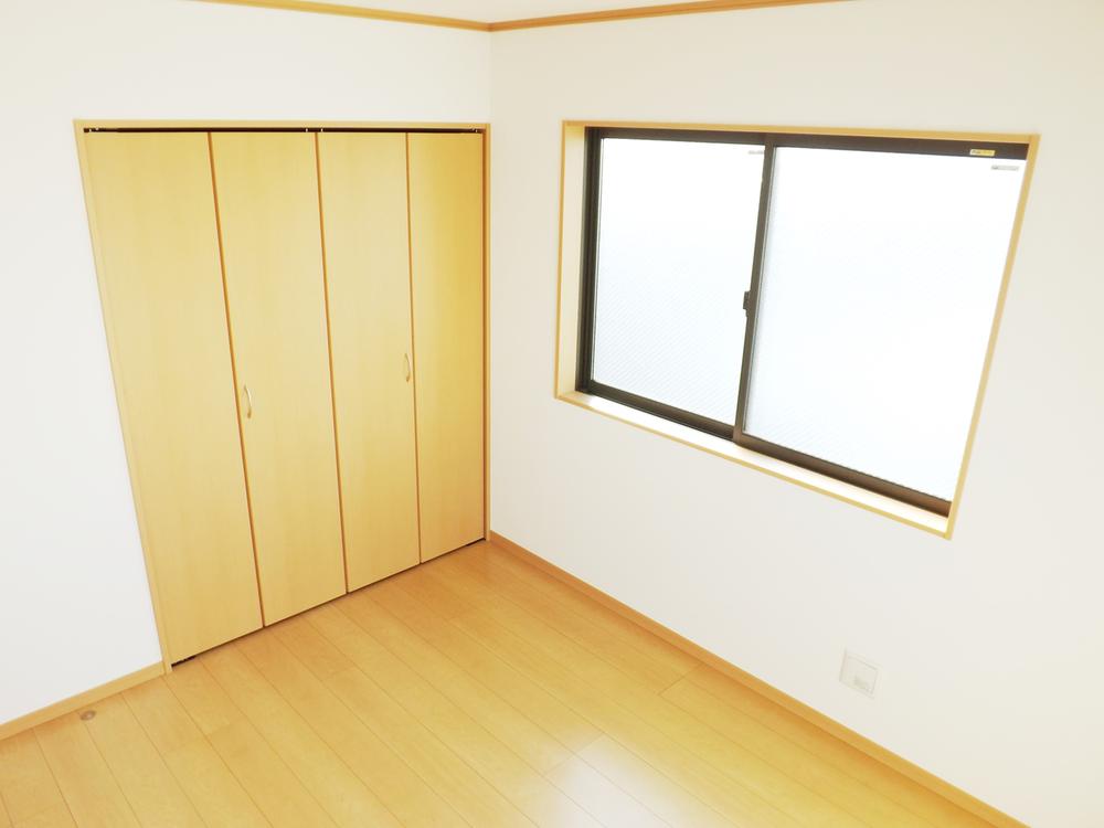 Non-living room. Local photos (Western-style)