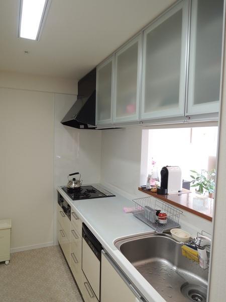 Kitchen. White Kitchen. It is your really clean.