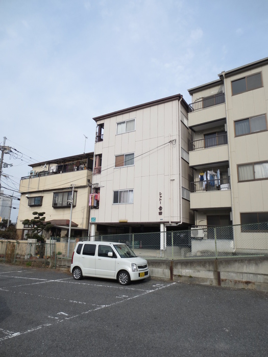 Building appearance. appearance