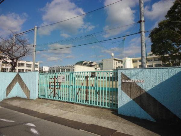 Primary school. Neyagawa Tatsuhigashi to elementary school (elementary school) 339m