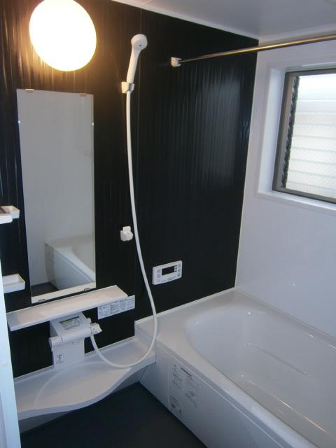 Bathroom. Bathing should relax slowly stretched out his leg because the spacious 1 pyeong type