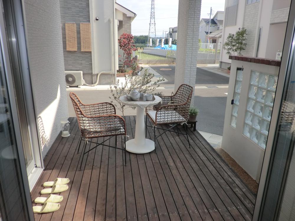  [Model house wood deck] Or brunch on the terrace is a good day of weather, Also various usability and or tea. If decorated planting in vivid color, In addition atmosphere UP.