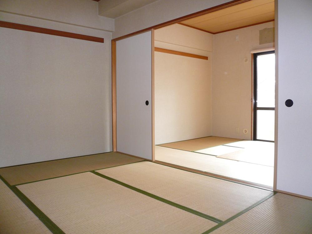 Non-living room. Indoor (12 May 2013) Shooting 12 tatami mats in the Japanese-style room two between More It can also correspond to the large number of visitors.