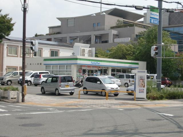 Convenience store. 355m to FamilyMart Sayama City Hall shop