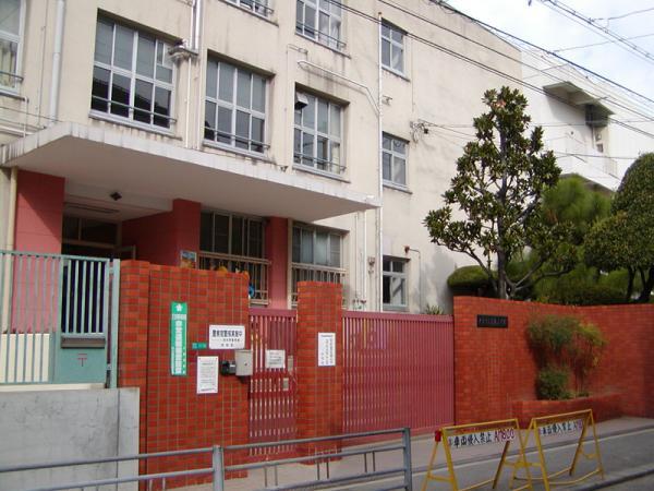 Primary school. 560m Takamatsu elementary school to elementary school