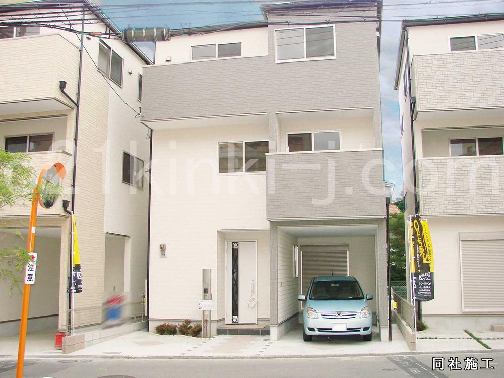 Same specifications photos (appearance). Same specifications photos (appearance) 10 years of peace of mind warranty! Parking two possible!