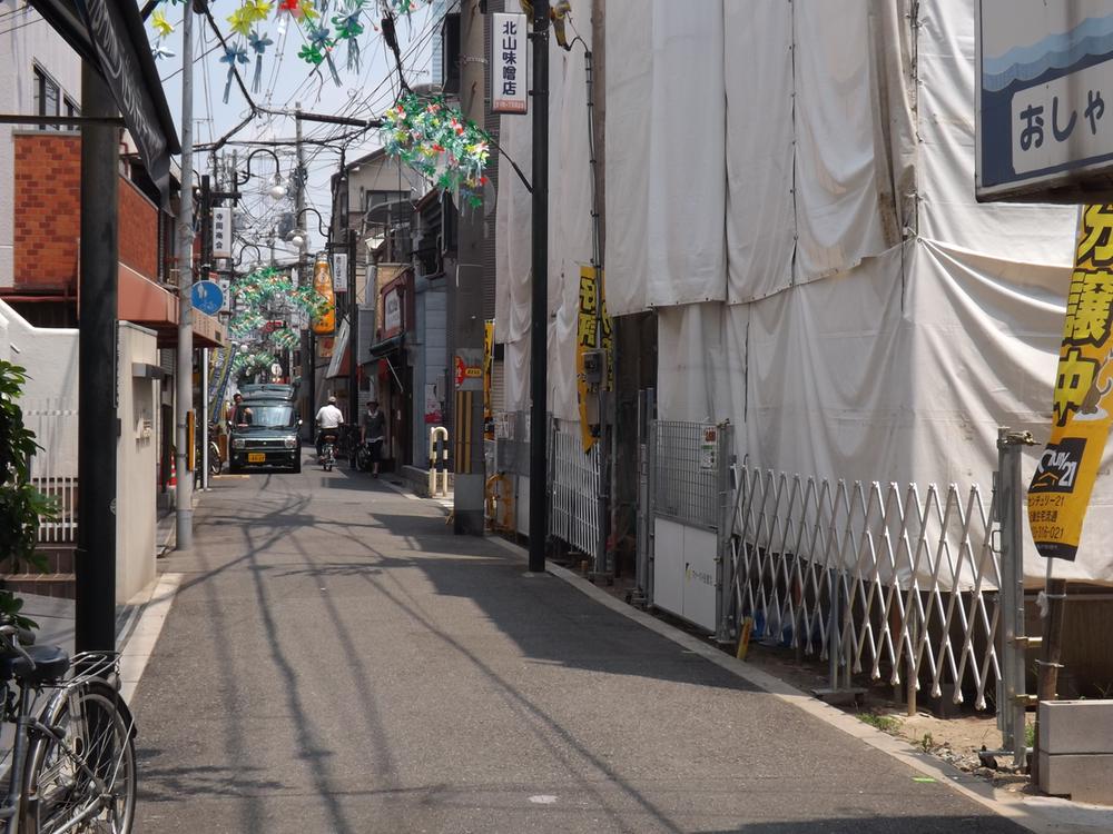 Local photos, including front road. Local (July 2013) Shooting