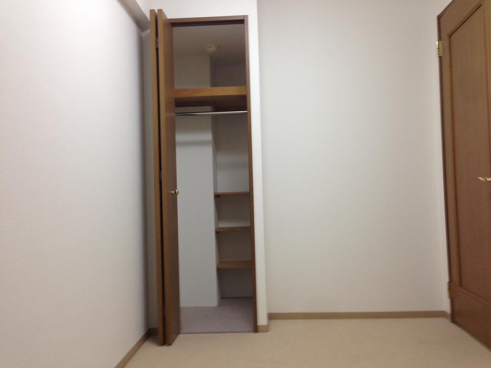 Non-living room. Western-style 4 Pledge