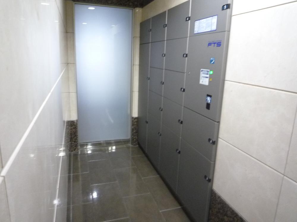 Other common areas. It is very convenient because there is a home delivery box.