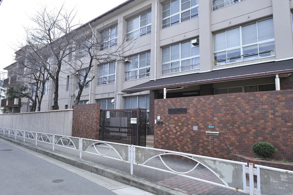 Surrounding environment. Municipal Seimei Okaminami Elementary School (8-minute walk ・ About 600m)