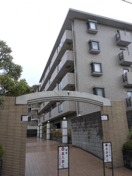 Local appearance photo.  ■ Appearance from Entrance ■  Full of clean entrance. Management is also good.