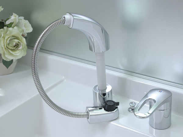 Bathing-wash room.  [Single lever shampoo shower mixing faucet] Since the draw hose, Also useful to shampoo and wash bowl cleaning of. With lift-up function of the height of the spout can be adjusted, You can face wash and shampoo in a comfortable position (same specifications)