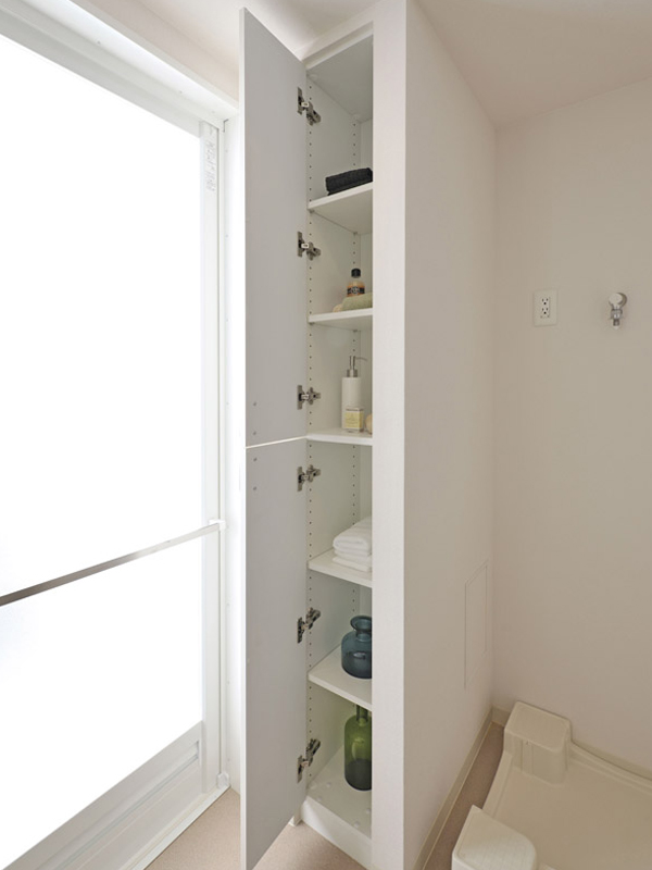 Receipt.  [Linen cabinet] It can be stored securely and towels, Installed and out easily linen cabinet to wash room. With so door and neat to look (same specifications)