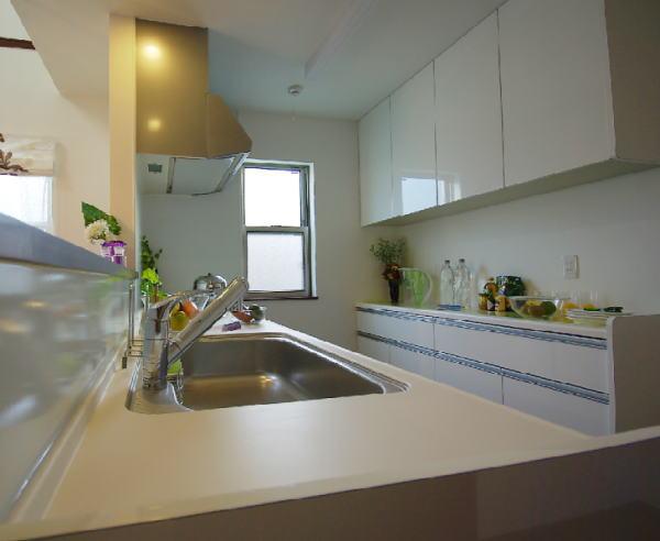 Same specifications photo (kitchen). Face-to-face kitchen and cupboard (Same specifications)