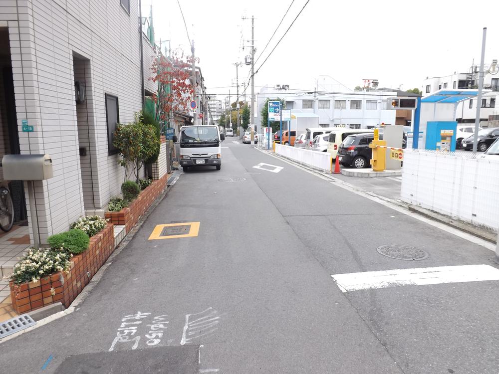 Local photos, including front road. Local (11 May 2013) Shooting