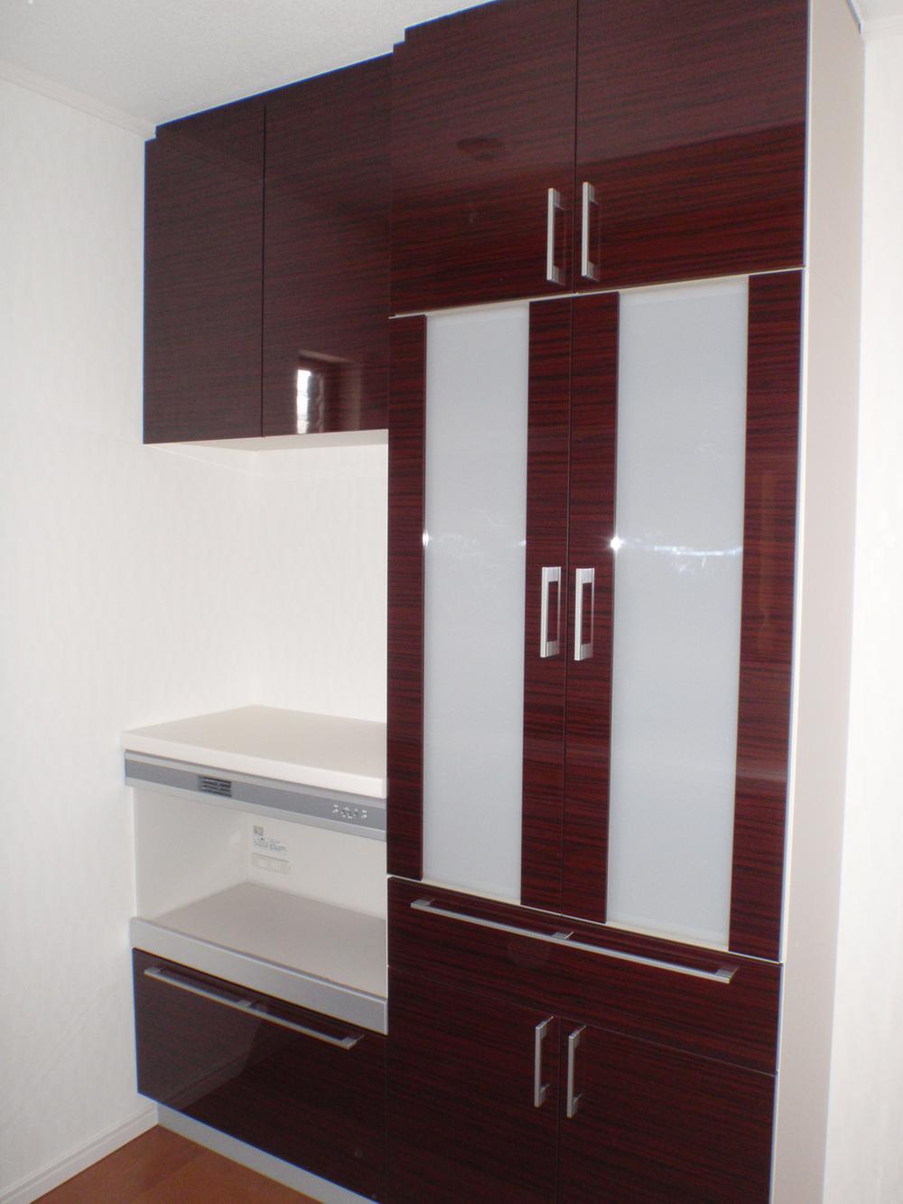 Same specifications photo (kitchen). Construction Case