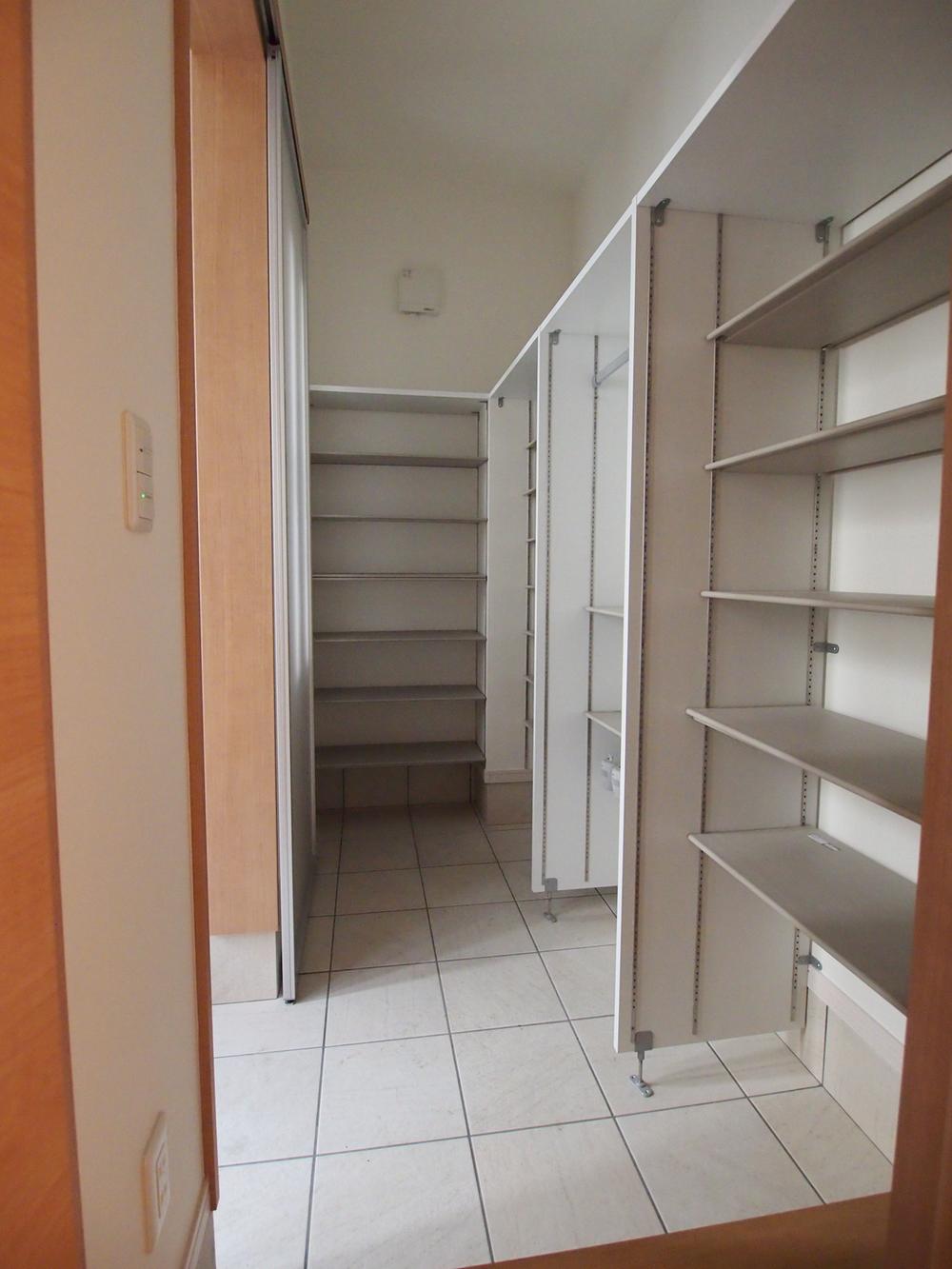 Convenient shoes cloak to be in the front door next to. There will amount storage is enough.