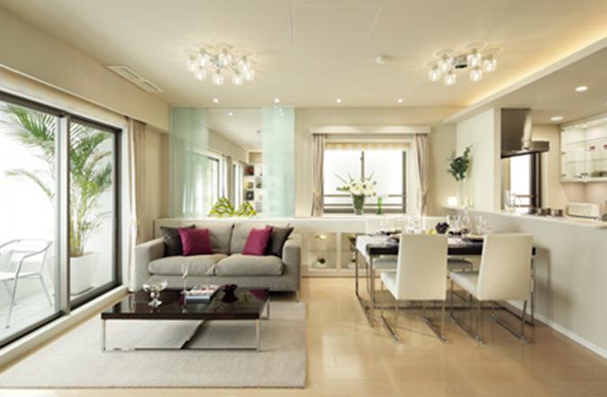 Living. Spacious with a colonnade (living)