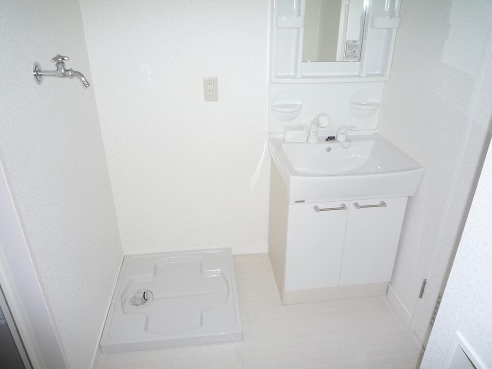 Wash basin, toilet. There is a feeling of cleanliness so also renovated washroom