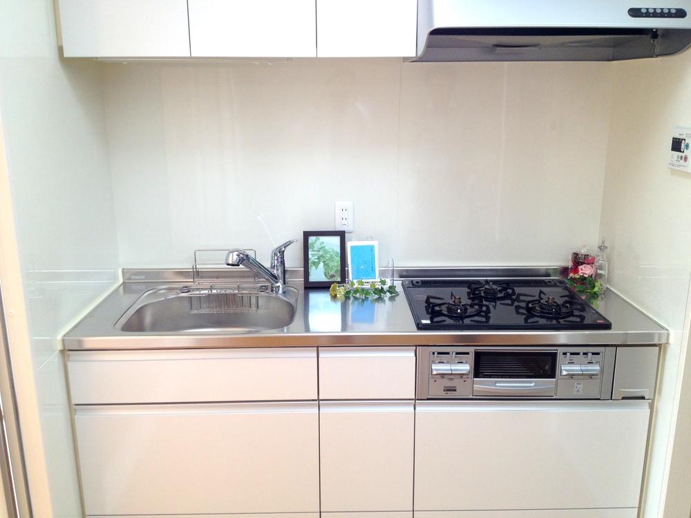 Kitchen. Easy-to-use system Kitchen.