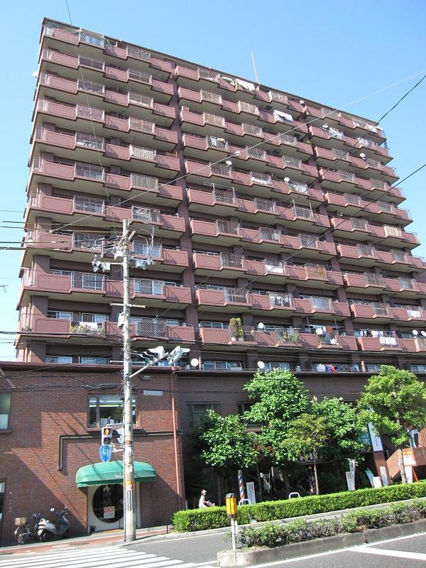 Local appearance photo. Good location of Shōwachō Station 2-minute walk