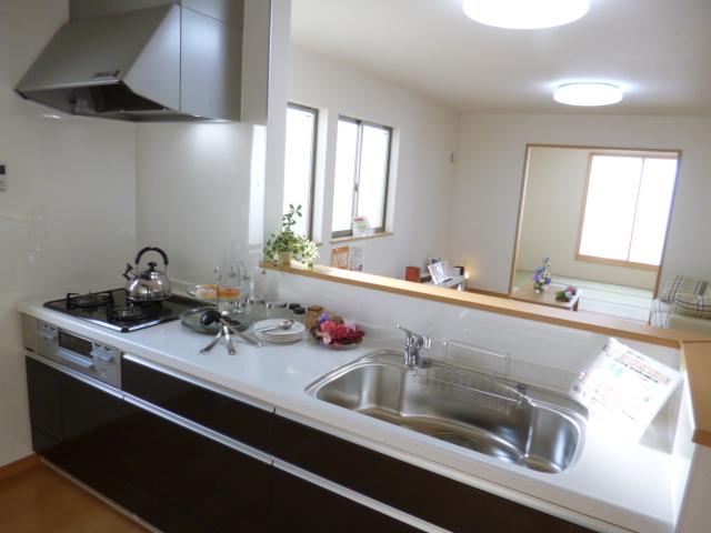 Kitchen. Local (12 May 2013) shooting Building 2