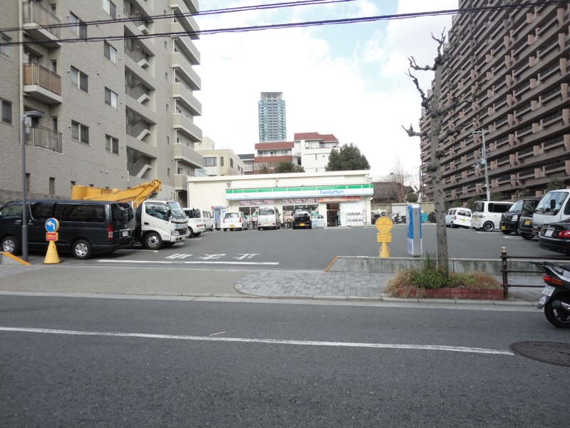 Convenience store. 328m to FamilyMart Matsuzaki Machiten (convenience store)