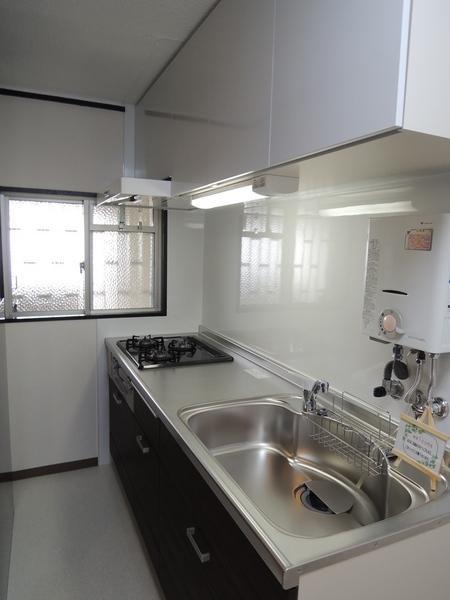 Kitchen. It is a pleasant brand-new kitchen.