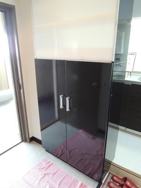 Entrance. Entrance is flat. Put a quick.