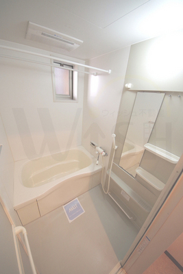 Bath. Ventilation is very easy in the fully equipped also a window in the bathroom