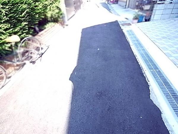 Local photos, including front road. The entire surface of the road