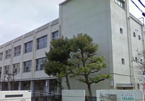Primary school. 1000m until the new Morishoji elementary school