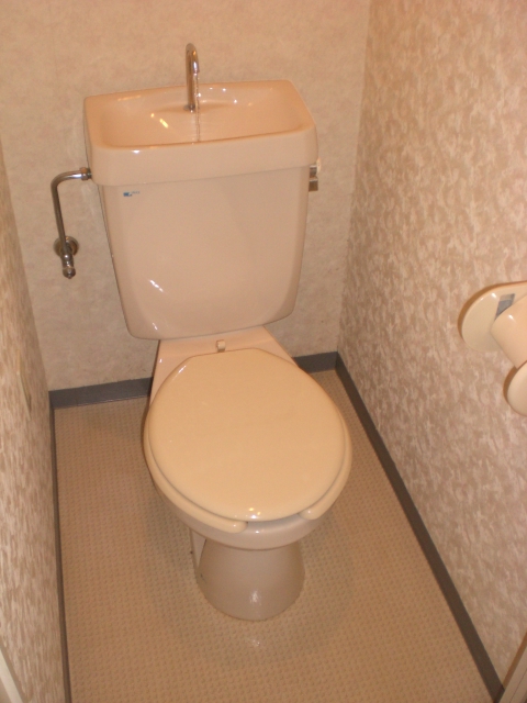 Toilet. Washlet is installed Allowed