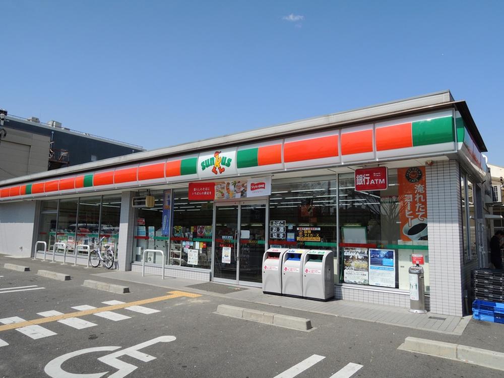 Convenience store. 362m until Thanksgiving Takadono 5-chome A 5-minute walk