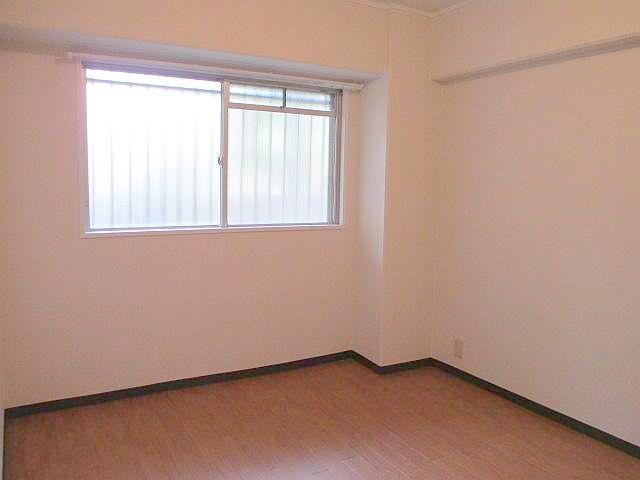 Non-living room. Western-style about 6 Pledge