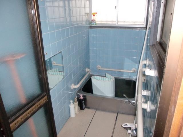 Bathroom.  ■ It is beautiful to your