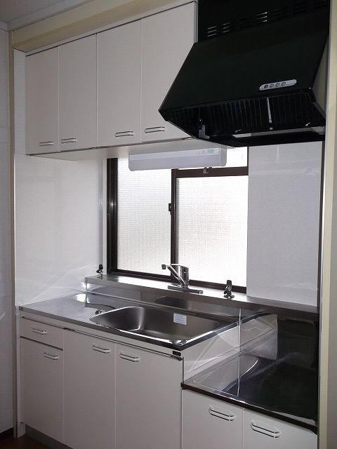 Kitchen. Good ventilation with a small window