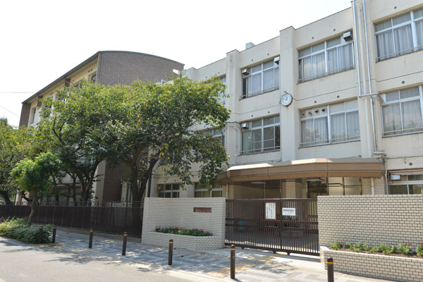 Surrounding environment. Municipal AsahiYo junior high school (walk 21 minutes ・ About 1610m)