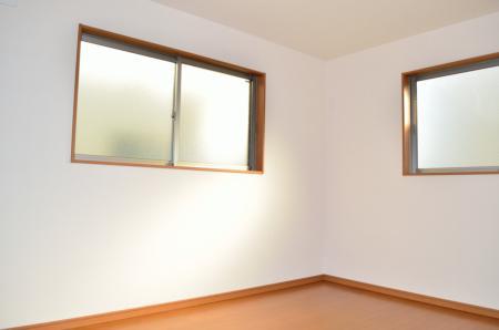 Non-living room. Indoor (12 May 2013) Shooting