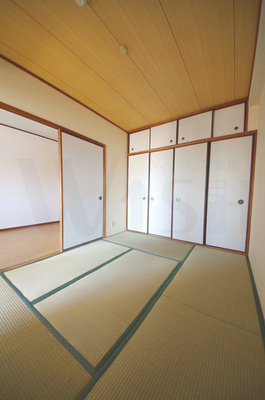 Living and room. Or the back of the Japanese-style room is like to the bedroom