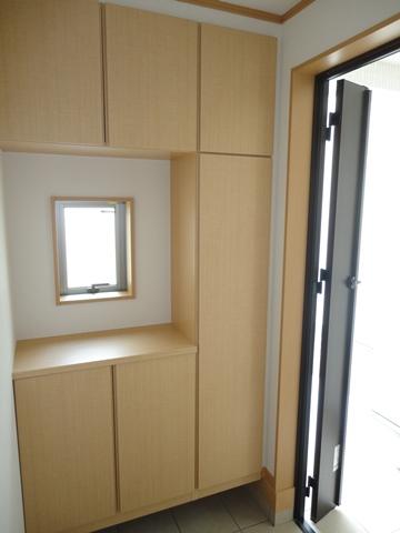 Receipt. Entrance storage