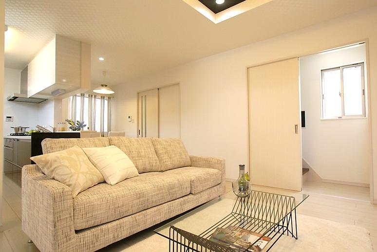 Living. Bright living room with a white to keynote