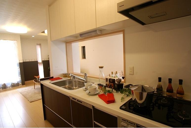 Kitchen. !! C No. place in calm atmosphere in the deep grain of brown (local model house)